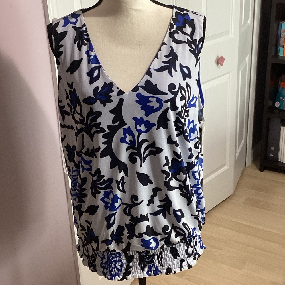 Elegant Floral V-Neck Blouse - White and Blue